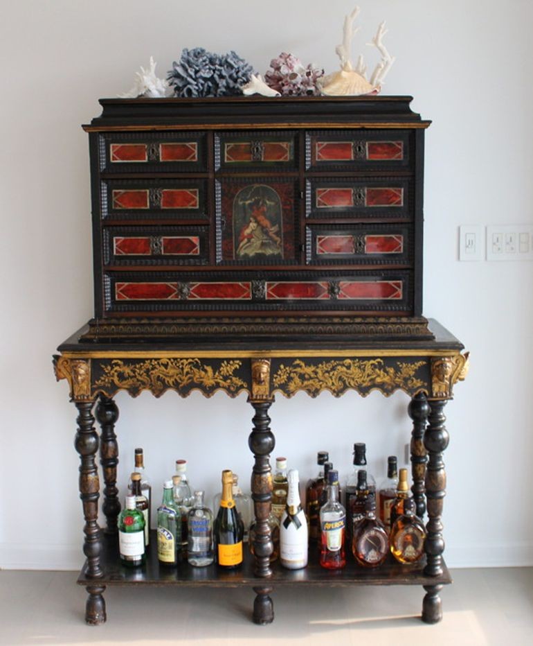 Antique 17th Century Dutch Travelling Chest made in the Netherlands in c. 1680 with 18th Cent Chinoiseries Stand c. 1700s