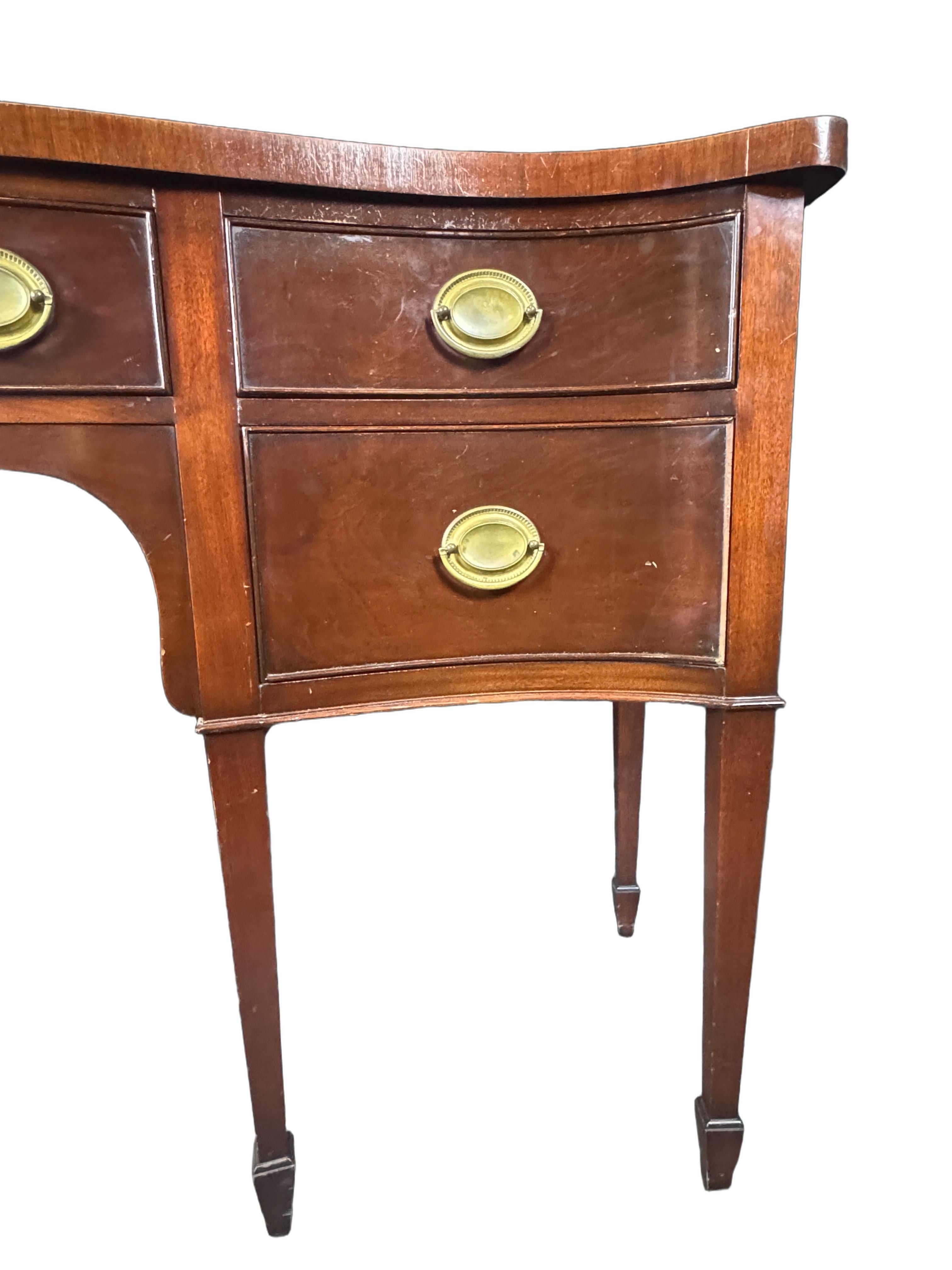 Vintage Federal Hepplewhite Style Credenza Sideboard Buffet, c. 1900s