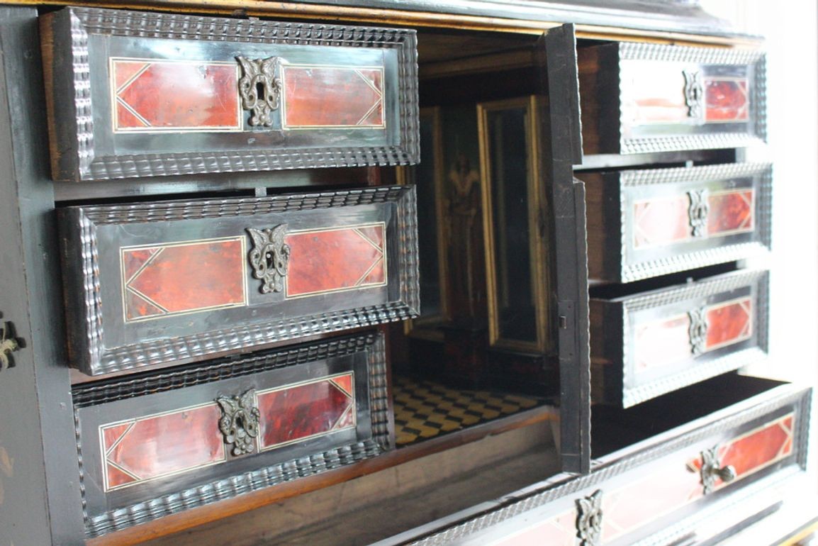 Antique 17th Century Dutch Travelling Chest made in the Netherlands in c. 1680 with 18th Cent Chinoiseries Stand c. 1700s