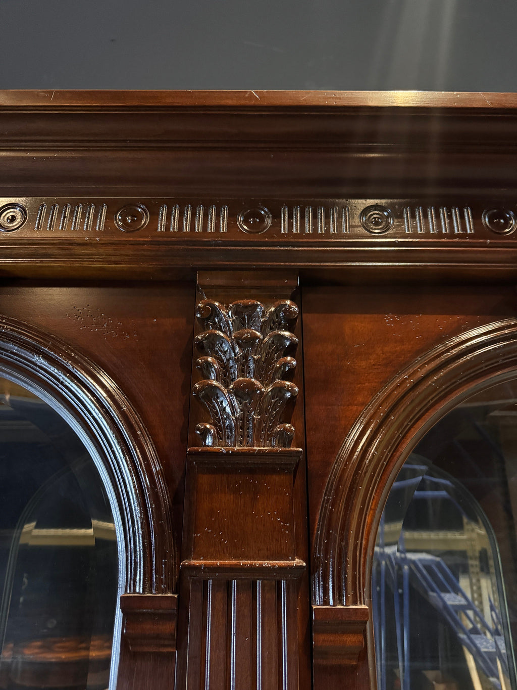 Bernhardt Traditional Breakfront China Cabinet with Glass Display, c. 1990s