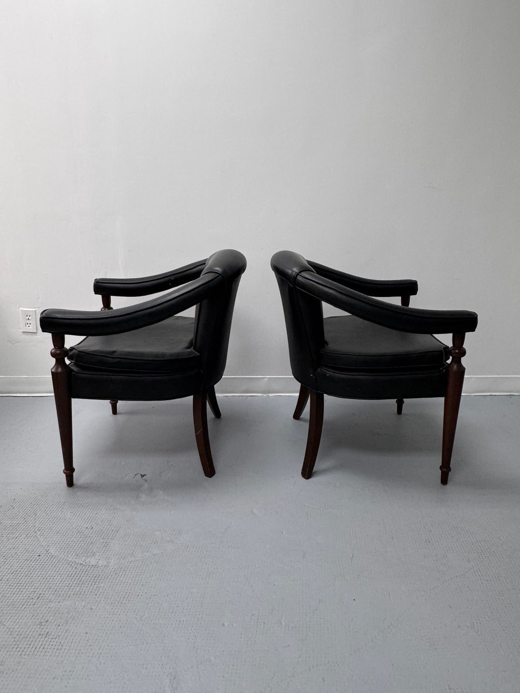 Vintage Tufted Leather Barrel-Back Tub Armchairs, Pair, c. 1970s