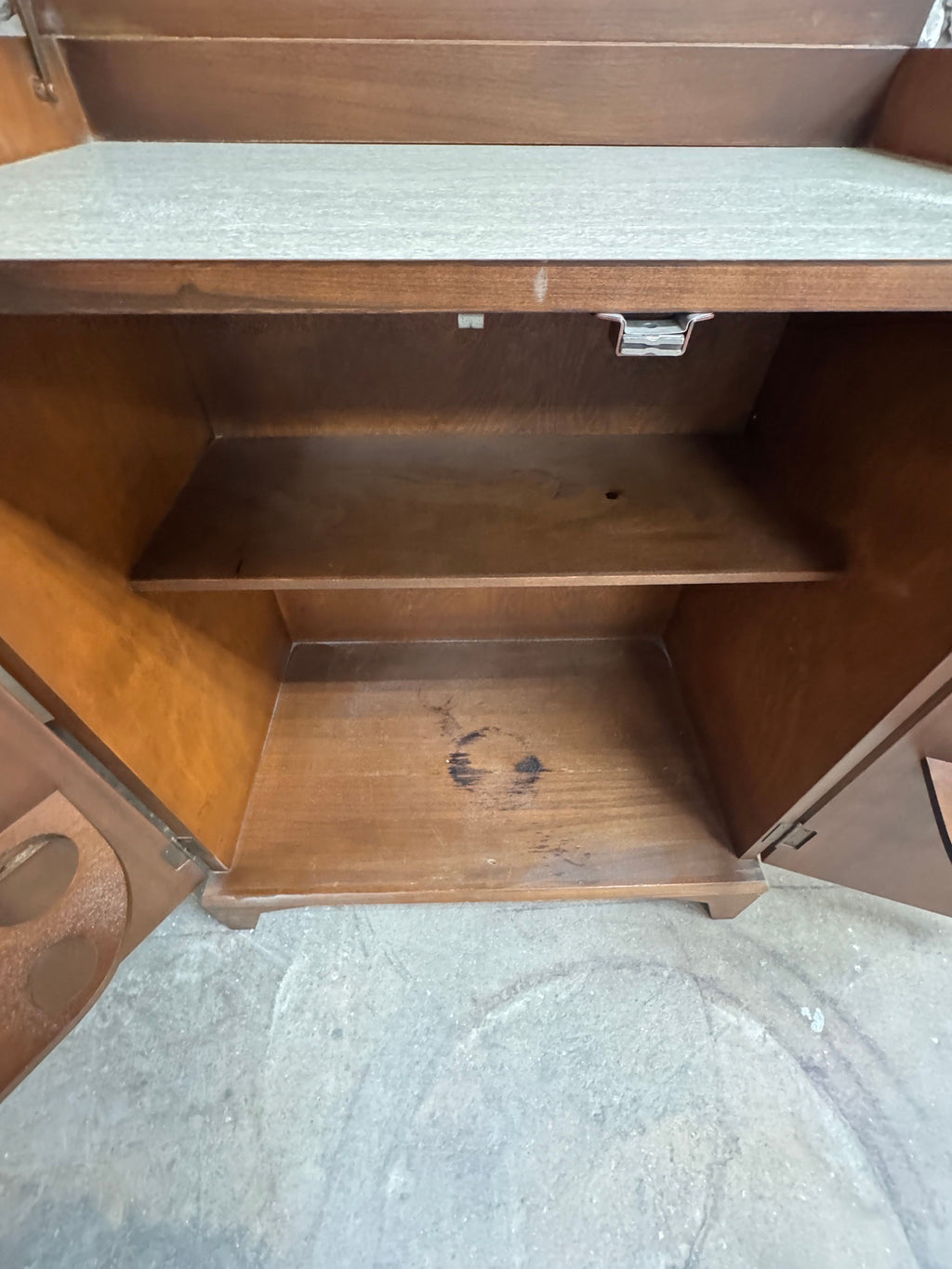 Vintage Mid-Century Modern Flip-Top Cocktail Bar Cabinet, c. 1960s