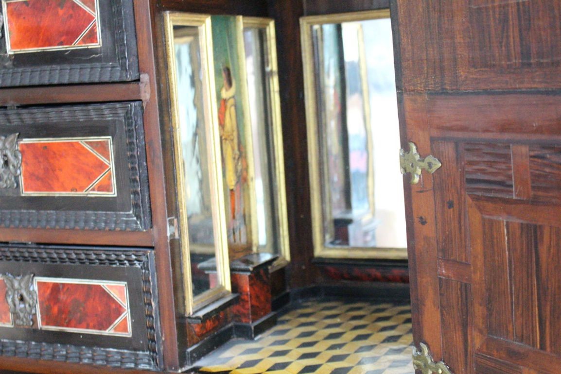 Antique 17th Century Dutch Travelling Chest made in the Netherlands in c. 1680 with 18th Cent Chinoiseries Stand c. 1700s