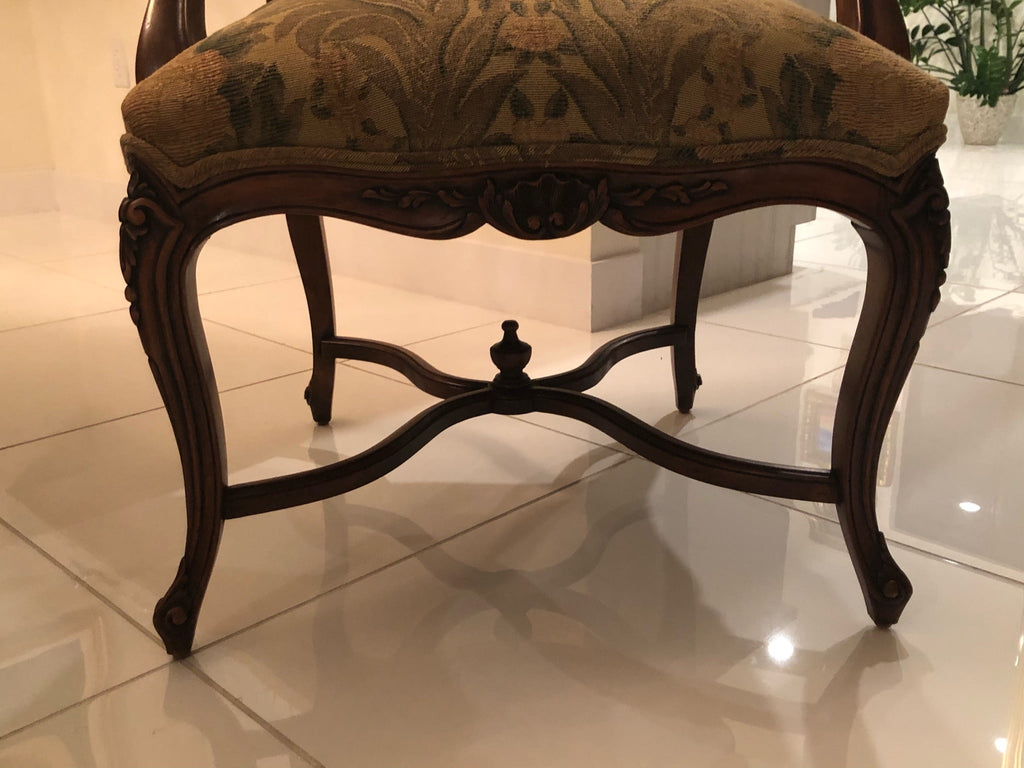 Traditional Lacquered Italian Dining Table Set