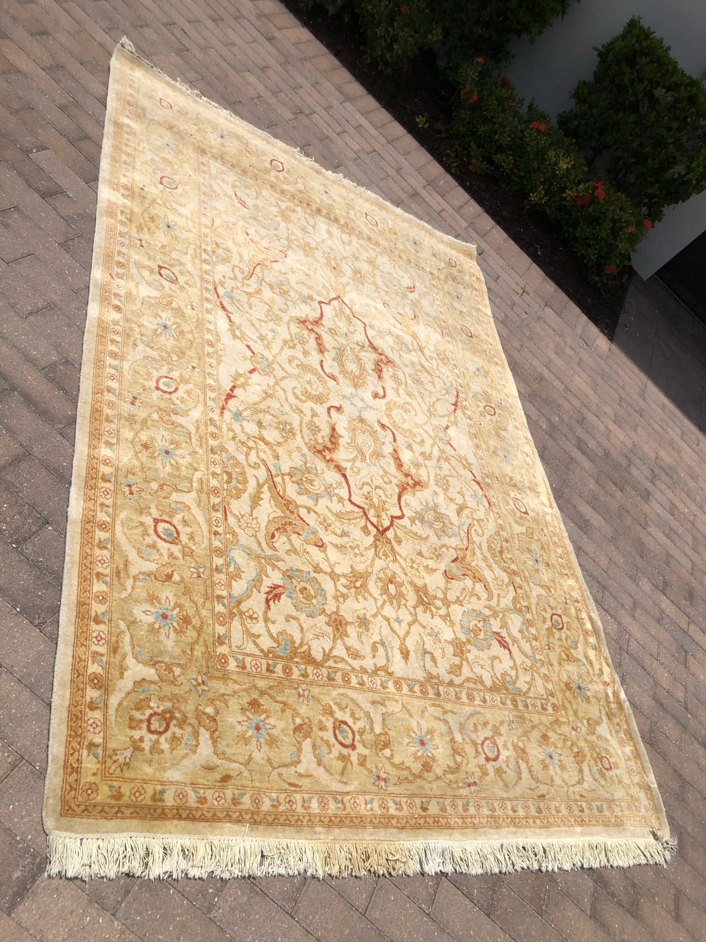 Karastan Genuine Hand Woven Wool Oriental Rug 6' x 9’