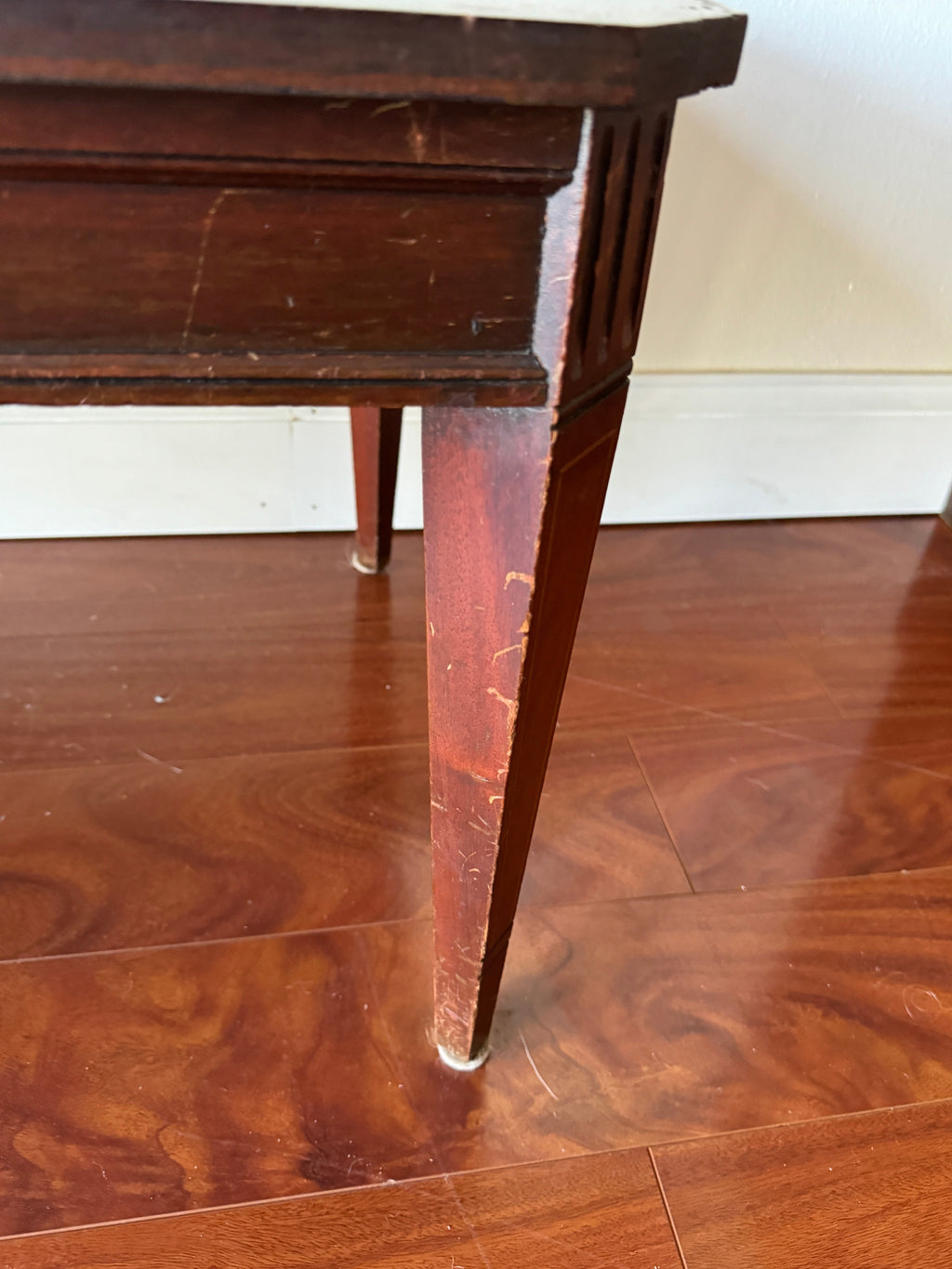 Vintage Regency Style Leather Top Expandable Table