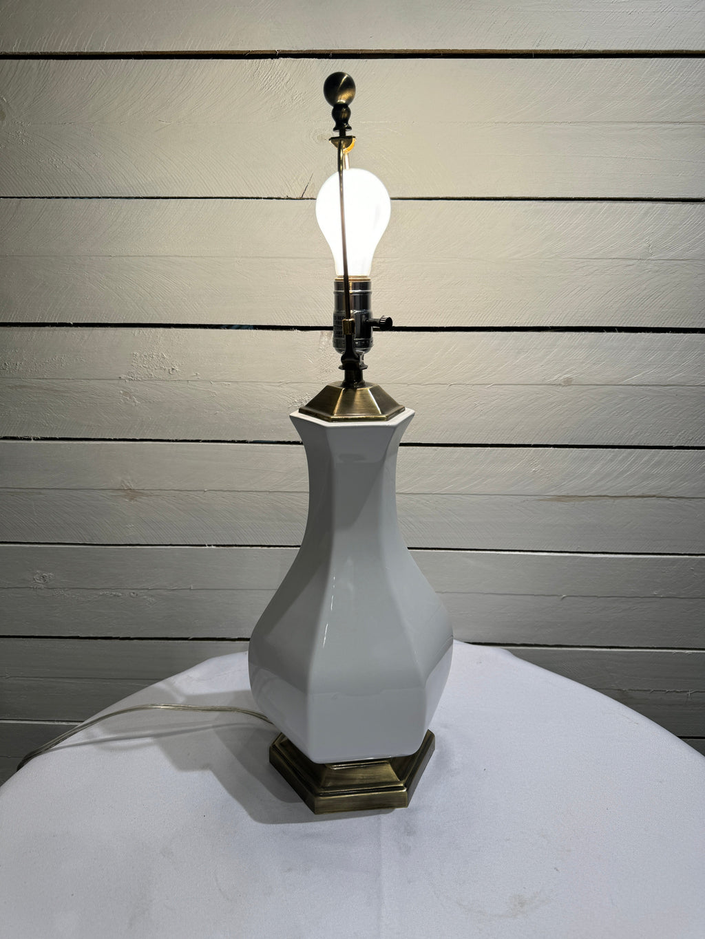 White Ceramic & Brass/Metal Base Table Lamp