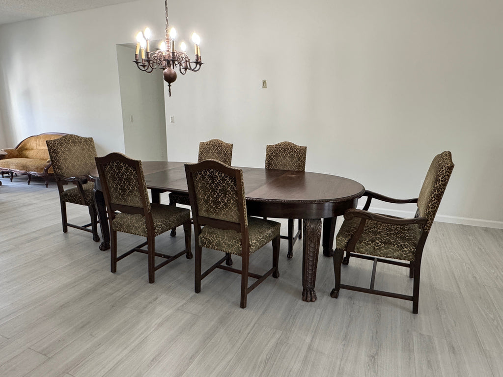 Victorian Carved Mahogany Clawfoot Extension Table with 6 Upholstered Chairs