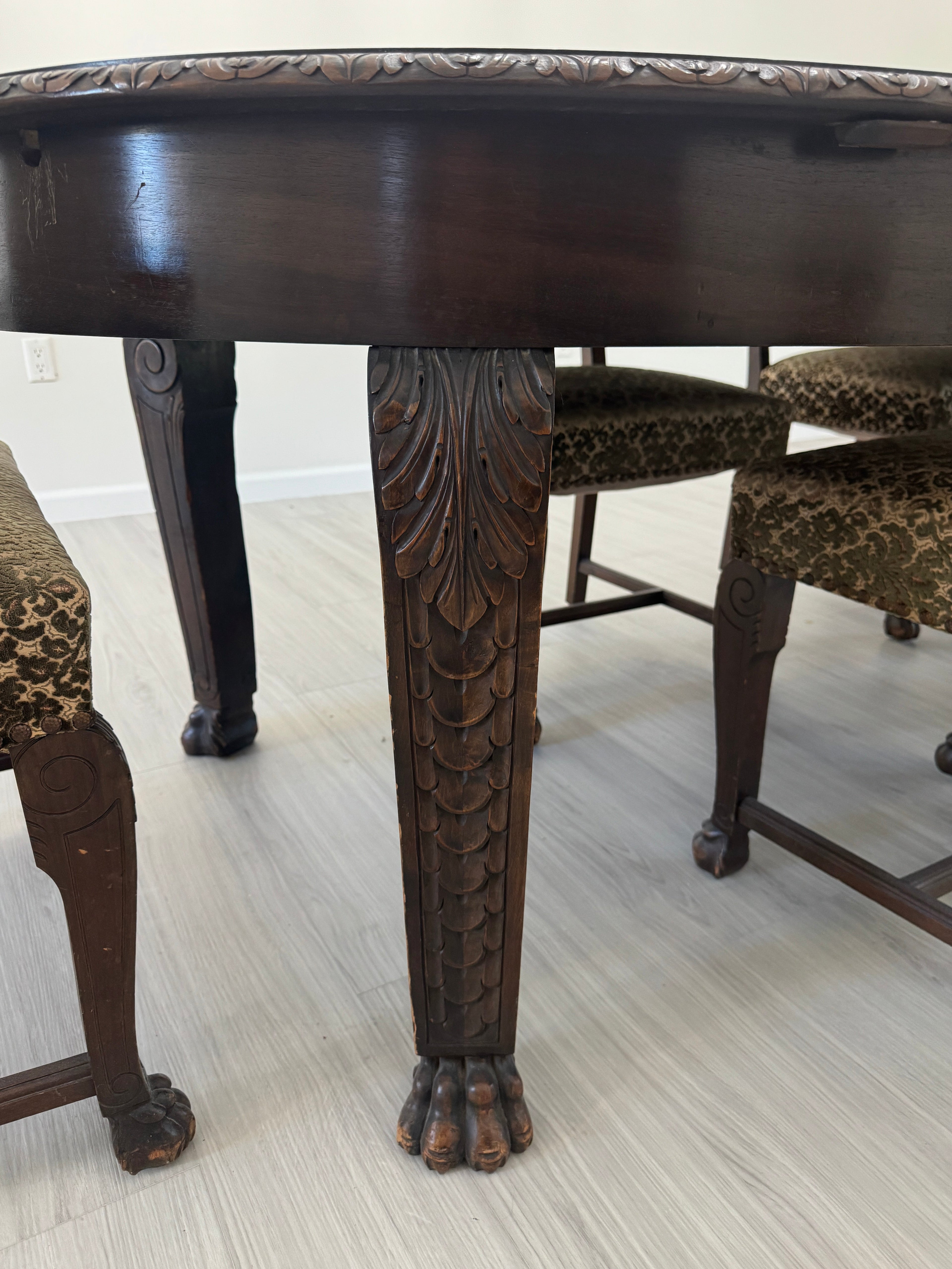 Victorian Carved Mahogany Clawfoot Extension Table with 6 Upholstered Chairs