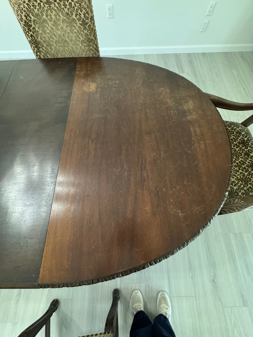 Victorian Carved Mahogany Clawfoot Extension Table with 6 Upholstered Chairs
