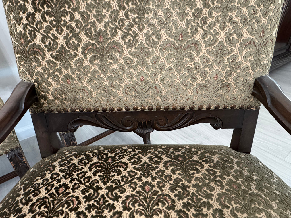 Victorian Carved Mahogany Clawfoot Extension Table with 6 Upholstered Chairs