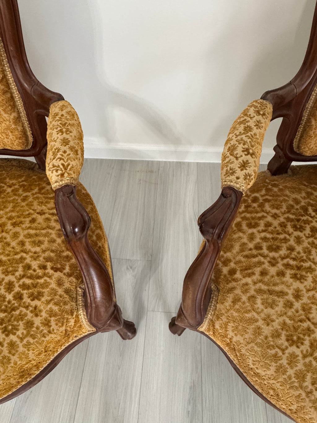 Vintage Louis XV Style Arm Chairs in Velvety Damask Upholstery - A Pair