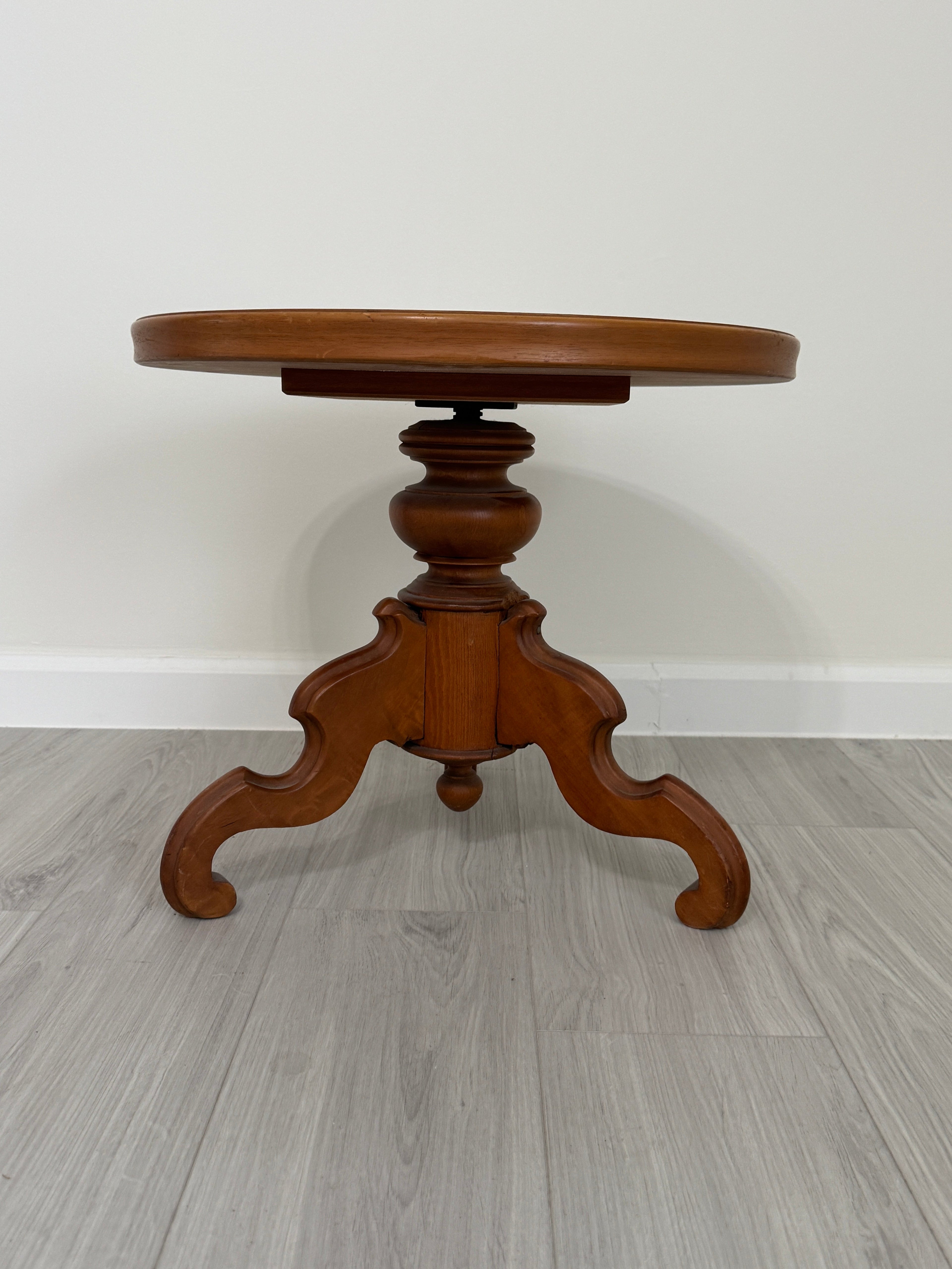 Antique Victorian Pedestal Parlor Side Table