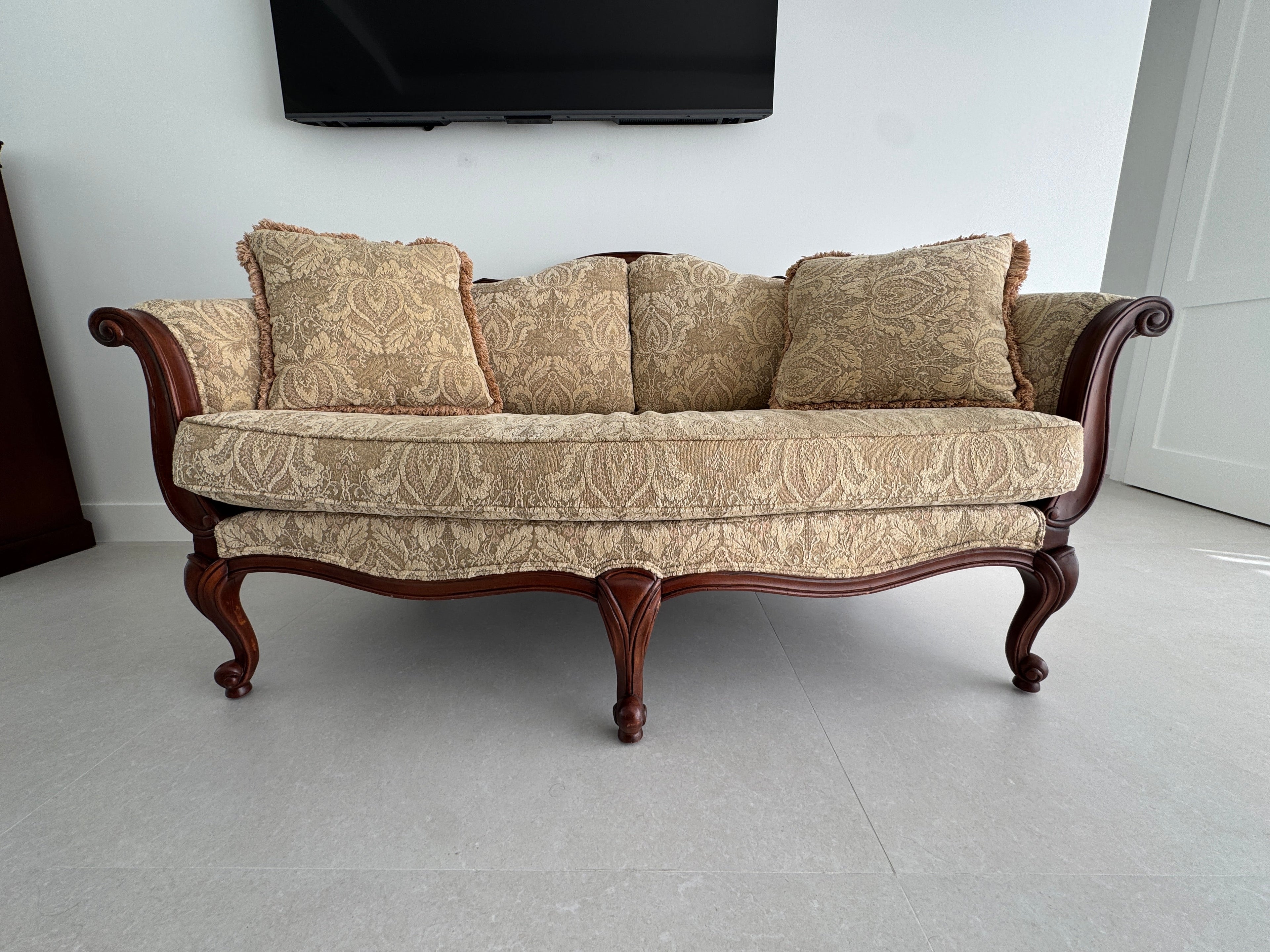 Vintage Ethan Allen Evette Sofa/Settee in Cream Nayeli Grade R Fabric