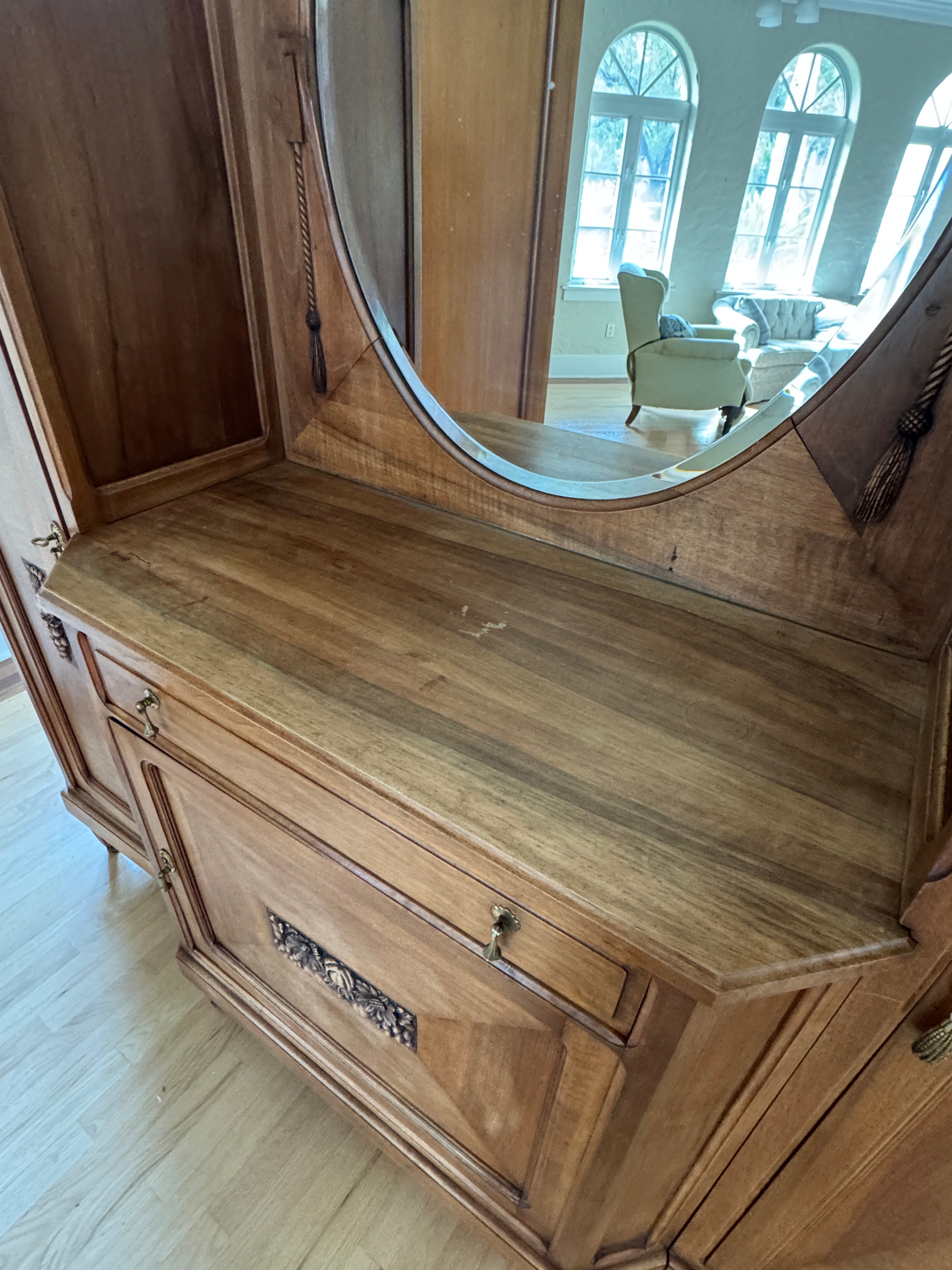 Deco Style Antique Mirrored Cabinet Buffet Sideboard