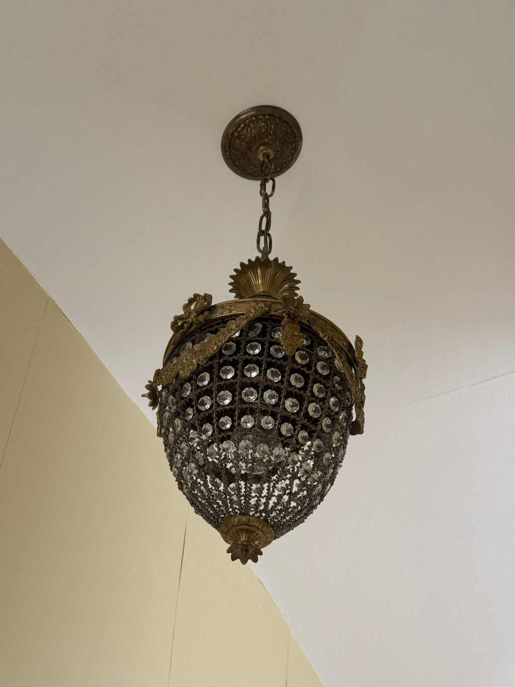 French Rococo Style Teardrop Pendant Chandelier with Gilded Brass and Crystals