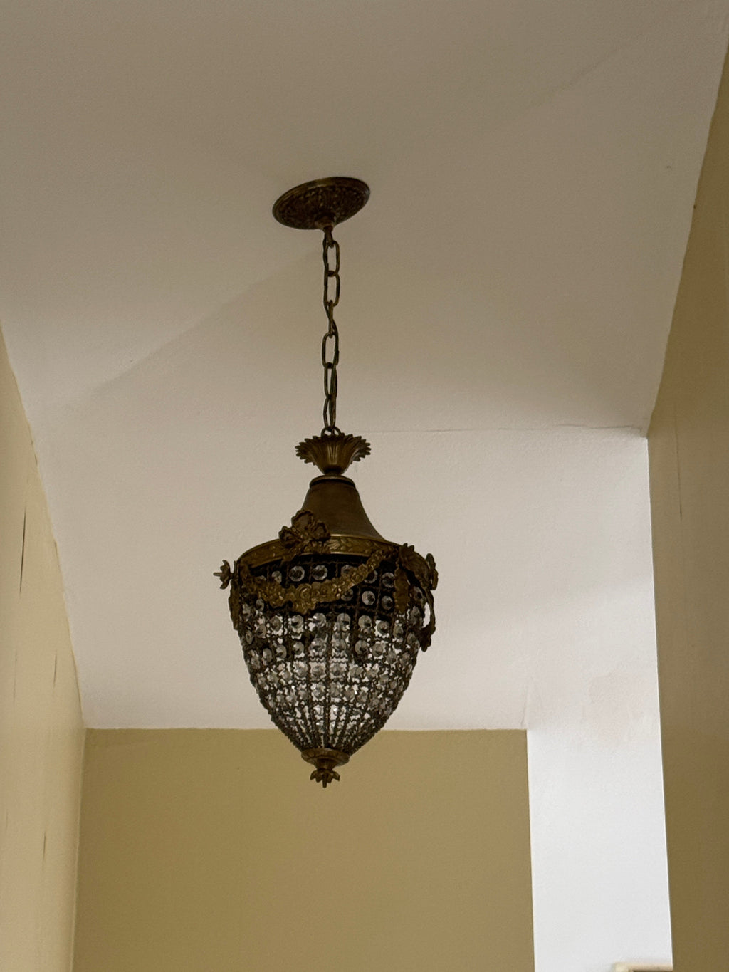 French Rococo Style Teardrop Pendant Chandelier with Gilded Brass and Crystals