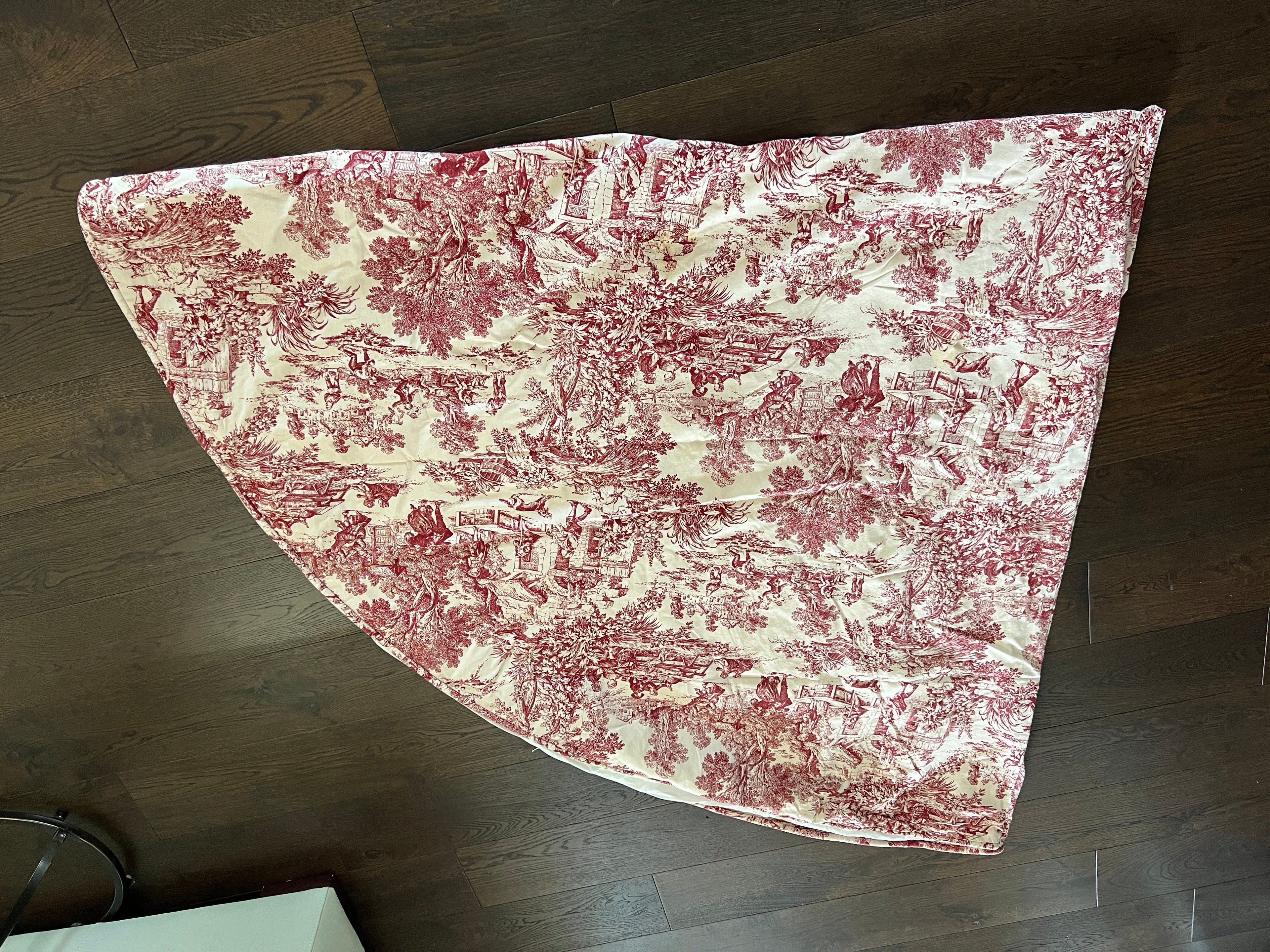 French Toile Tablecloth 120" Round in Red