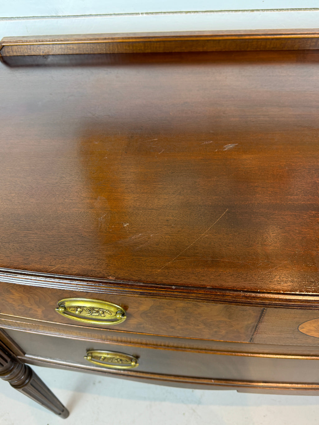 Vintage Hepplewhite Style Mahogany Sideboard/Buffet/Credenza