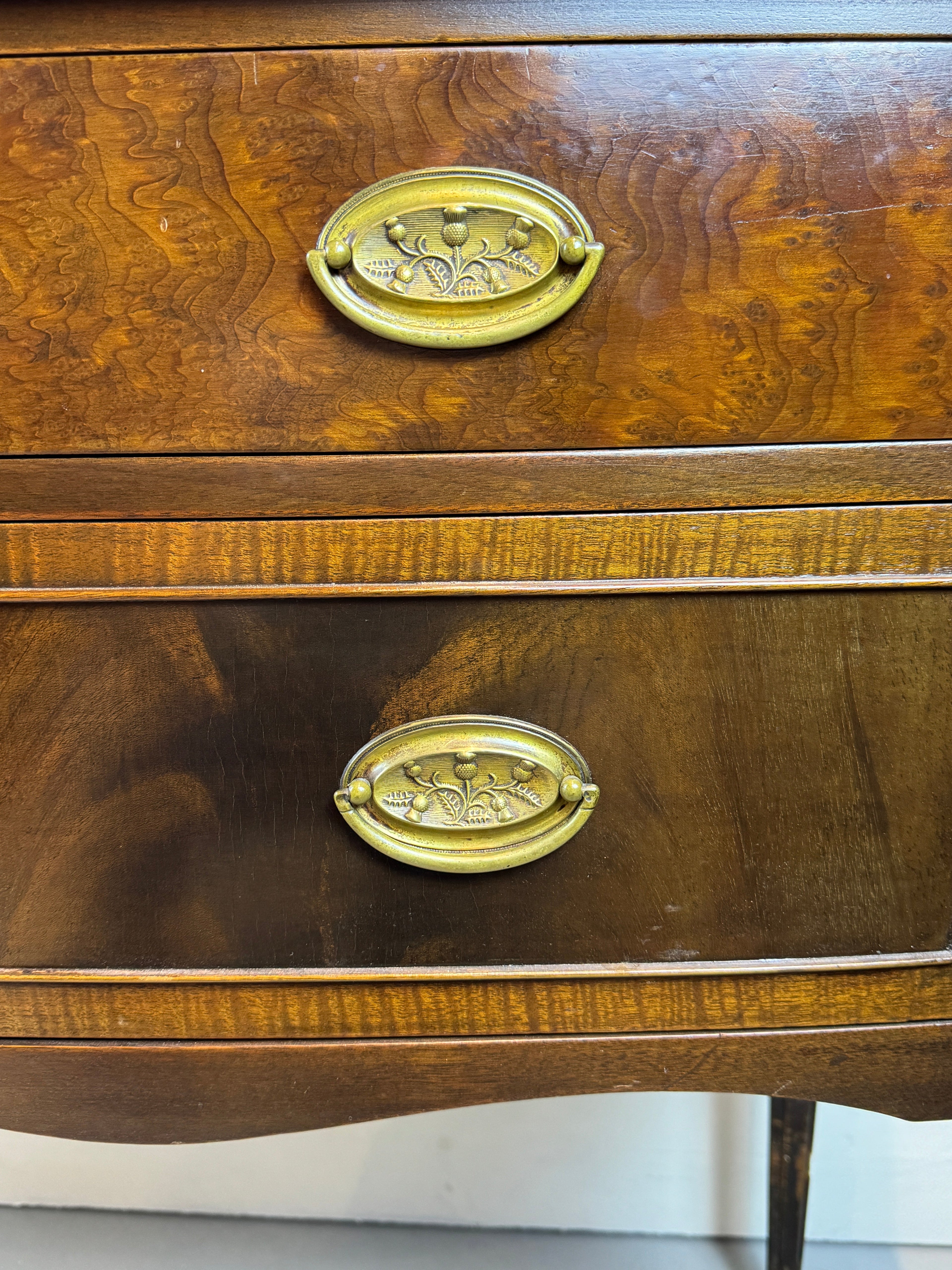 Vintage Hepplewhite Style Mahogany Sideboard/Buffet/Credenza