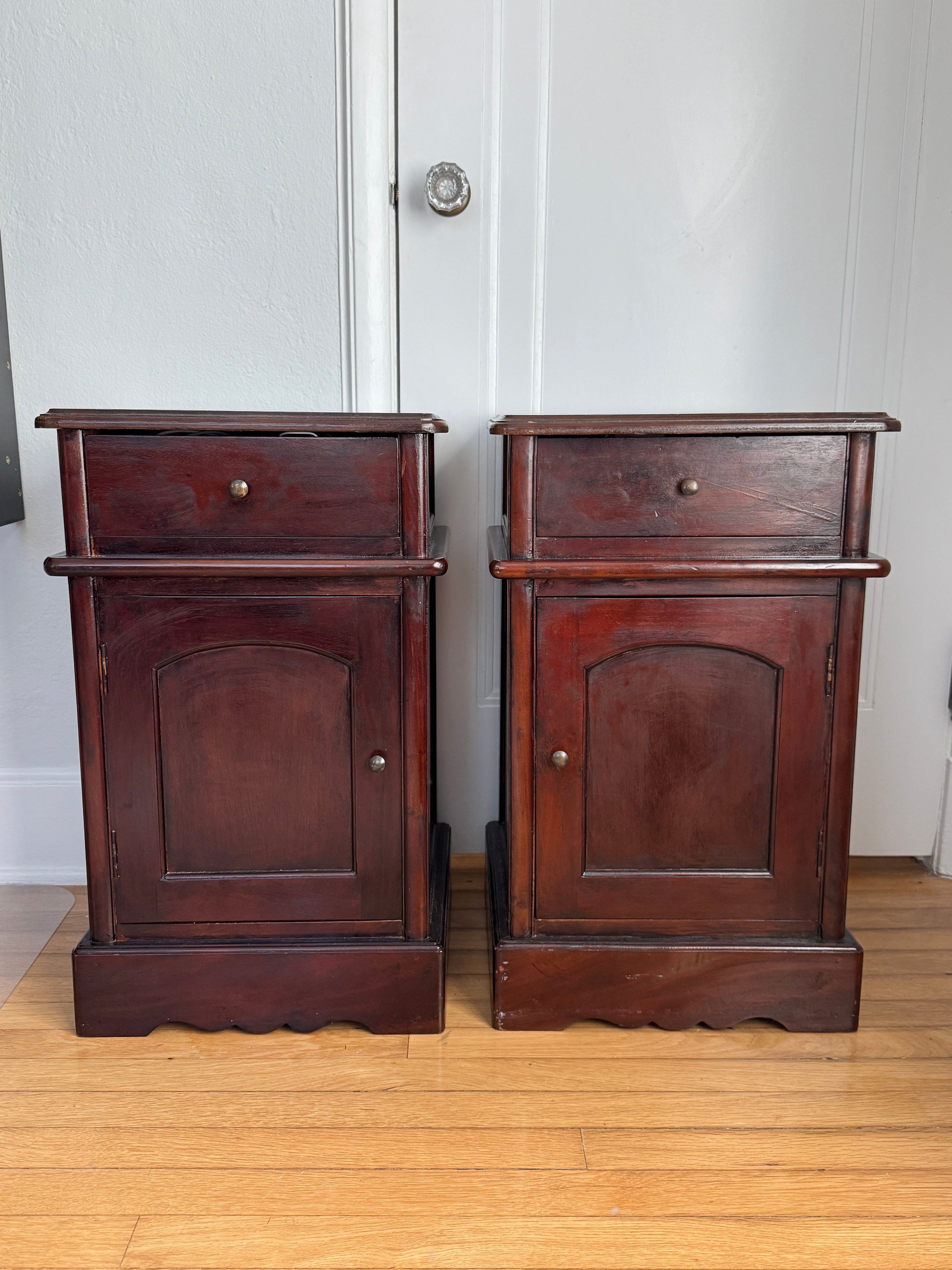 Vintage Victorian Mahogany Nightstands Bedside Cabinets - Set of Two