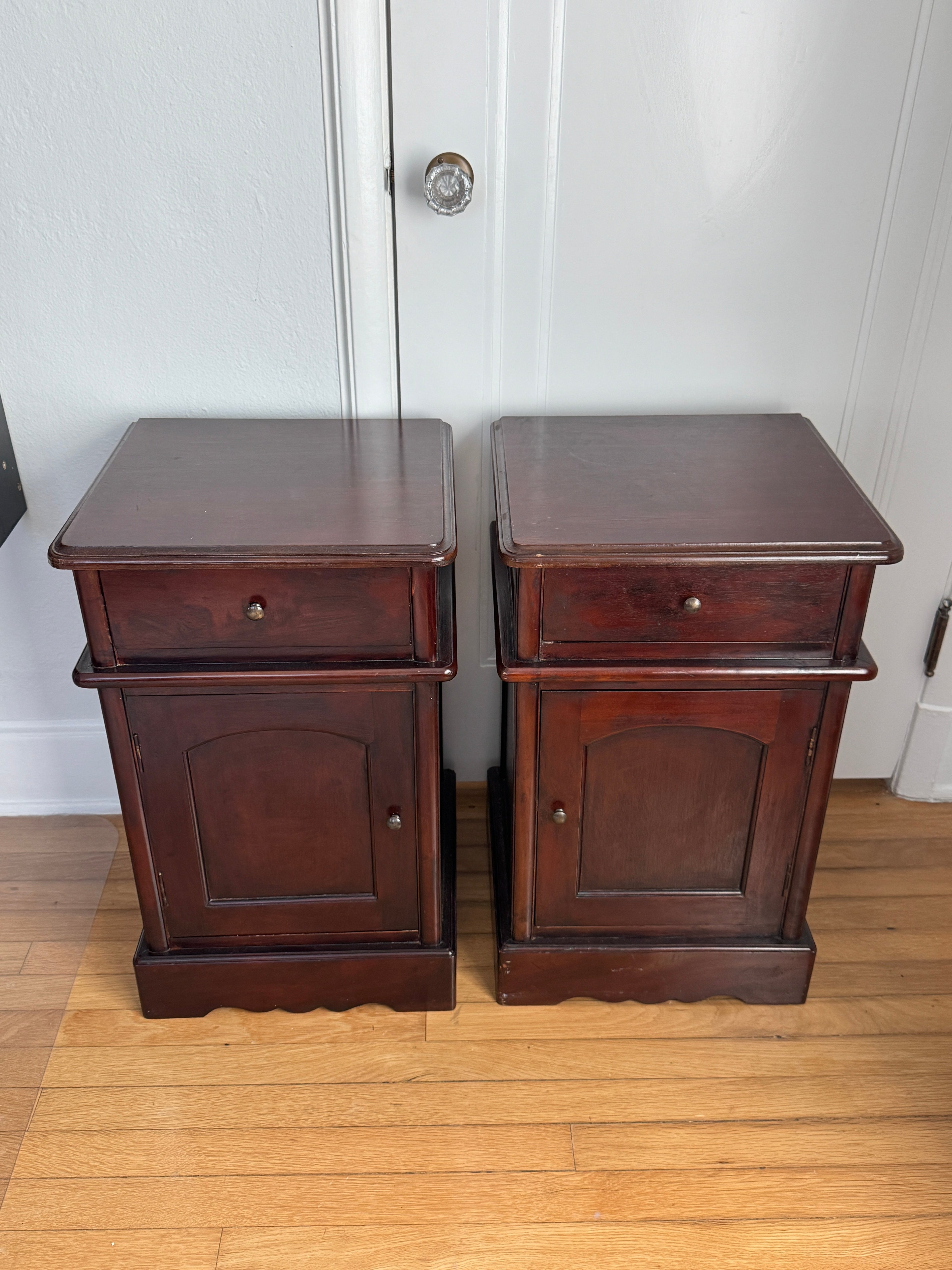 Vintage Victorian Mahogany Nightstands Bedside Cabinets - Set of Two