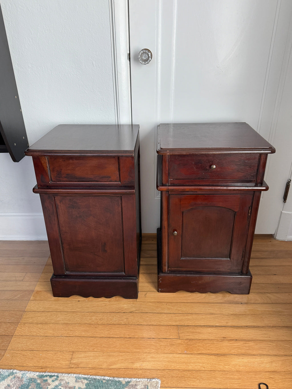 Vintage Victorian Mahogany Nightstands Bedside Cabinets - Set of Two