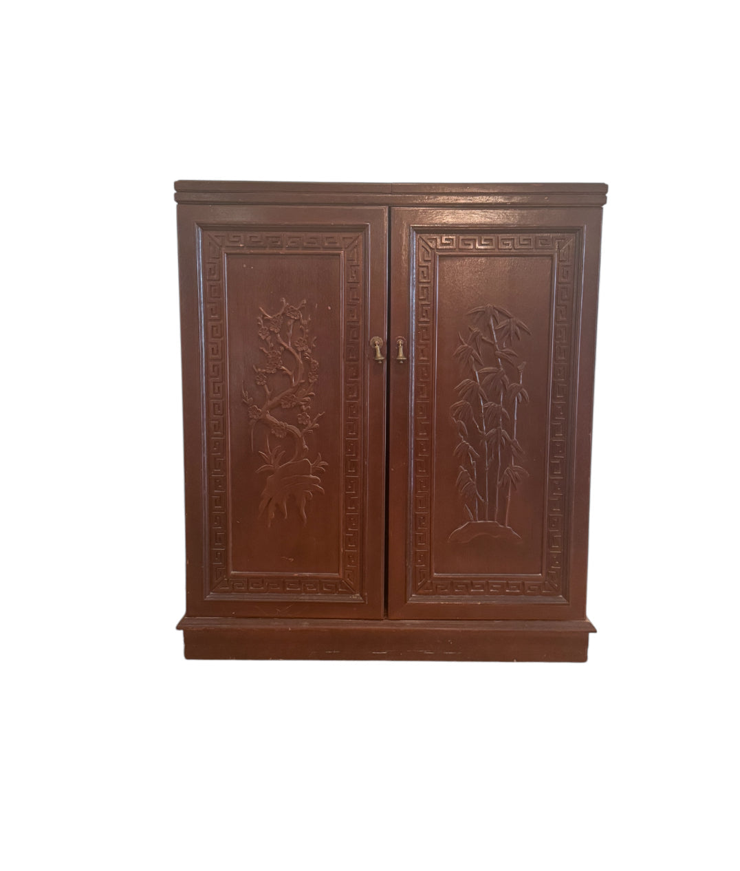 Vintage 1970s Hand Carved Teak Four Seasons Expanding Beverage Bar Cabinet Server